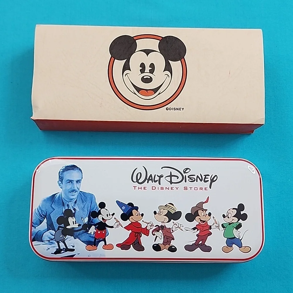 BNIB Rare Vintage Disney Backward Running Goofy Watch